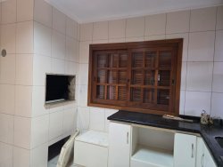 Casa com 03 dormitórios no bairro Lomba Grande 