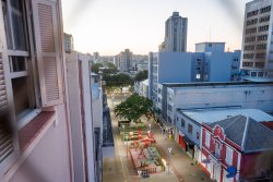 Apartamento com 03 dormitórios no Edifício Minuano  