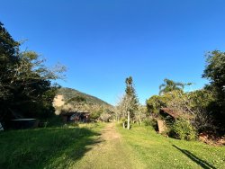 Sítio com 27 hectares e casa rústica em Rolante 