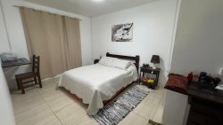 Casa de campo com 04 dormitórios no bairro Lomba Grande 