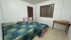 Casa de campo com 04 dormitórios no bairro Lomba Grande 