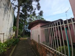 Casa com 06 dormitórios no bairro Rio Branco 