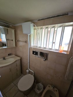 Casa com 06 dormitórios no bairro Rio Branco 
