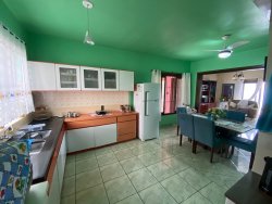 Casa com 06 dormitórios no bairro Rio Branco 