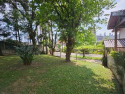 Casa com 06 dormitórios no bairro Rio Branco 