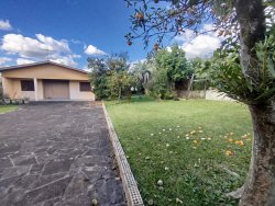 Casa com terreno de 940m² no bairro Canudos 