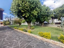 Casa com terreno de 940m² no bairro Canudos 