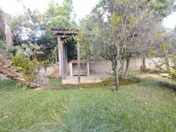 Casa com terreno de 940m² no bairro Canudos 