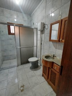 Casa com terreno de 940m² no bairro Canudos 