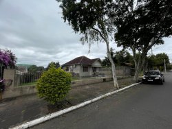 Terreno com construção no bairro Canudos 