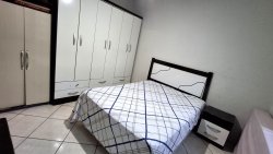 Casa com 03 dormitórios no bairro Paraíso 