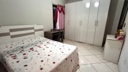 Casa com 03 dormitórios no bairro Paraíso 