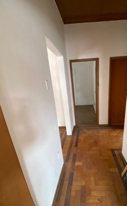 Casa com 04 dormitórios no bairro Rio Branco 