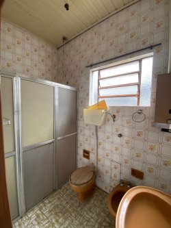 Casa com 04 dormitórios no bairro Rio Branco 