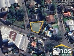 Terreno de esquina com 615,90m² no bairro Ouro Branco 