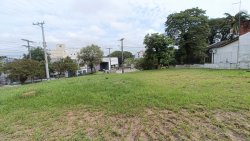 Terreno de esquina com 615,90m² no bairro Ouro Branco 