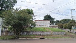 Terreno de esquina com 615,90m² no bairro Ouro Branco 