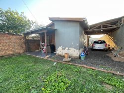 Casa com 02 dormitórios no bairro Campina  