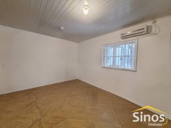 Casa com 04 dormitórios, sendo 01 suíte na Feitoria 