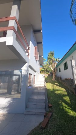 Sobrado com 02 dormitórios no bairro Rincão  