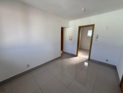 Apartamento com 02 dormitórios no Residencial Cine Brasil 