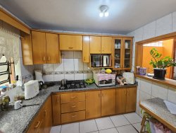 Casa com 02 dormitórios no bairro Ouro Branco 