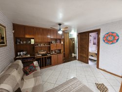 Casa com 02 dormitórios no bairro Ouro Branco 