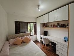 Casa com 02 dormitórios no bairro Ouro Branco 