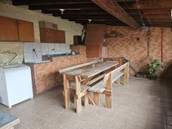 Casa com 02 dormitórios no bairro Ouro Branco 