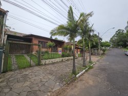 Casa com 02 dormitórios no bairro Ouro Branco 