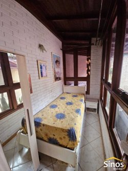 Casa com 02 dormitórios no bairro Ouro Branco 