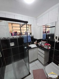 Casa com 02 dormitórios no bairro Ouro Branco 
