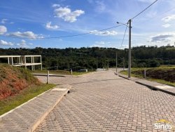 Terreno com 250m² no Condomínio Moradas da Lomba 
