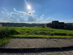 Terreno com 250m² no Condomínio Moradas da Lomba 