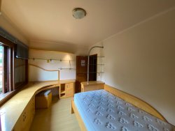 Casa com 04 dormitórios, sendo 01 suíte para locação no bairro Ideal 