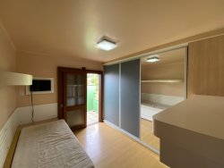 Casa com 04 dormitórios, sendo 01 suíte para locação no bairro Ideal 