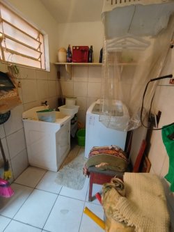 Casa com 04 dormitórios no bairro Guarani 