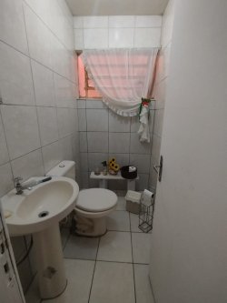 Casa com 04 dormitórios no bairro Guarani 