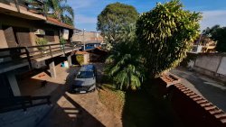 Casa com 02 moradias no bairro Lomba Grande 