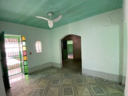 Casa com 03 dormitórios no bairro Rio Branco  
