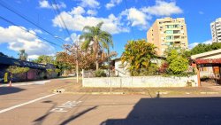 Terreno de esquina com 396m² no bairro Pátria Nova 