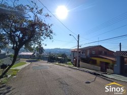 Casa com 03 dormitórios, 01 suíte no bairro Rincão 
