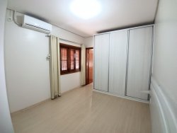 Casa com 03 dormitórios, 01 suíte no bairro Rincão 