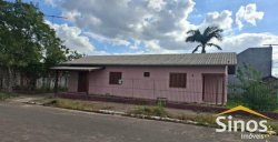 Casa de esquina com 03 dormitórios para locação no bairro Santo Afonso 