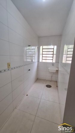 Casa de esquina com 03 dormitórios para locação no bairro Santo Afonso 