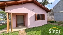 Casa de esquina com 03 dormitórios para locação no bairro Santo Afonso 