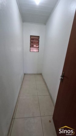 Casa de esquina com 03 dormitórios para locação no bairro Santo Afonso 