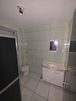 Apartamento térreo com 02 dormitórios no Edifício Cisne 