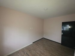 Apartamento térreo com 02 dormitórios no Edifício Cisne 