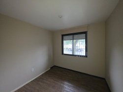 Apartamento térreo com 02 dormitórios no Edifício Cisne 